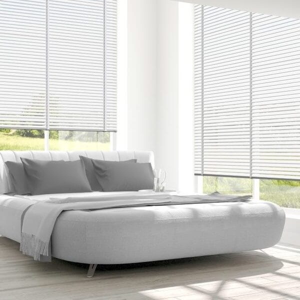 Jalousie 6084 Altweiss 50mm Schlafzimmer