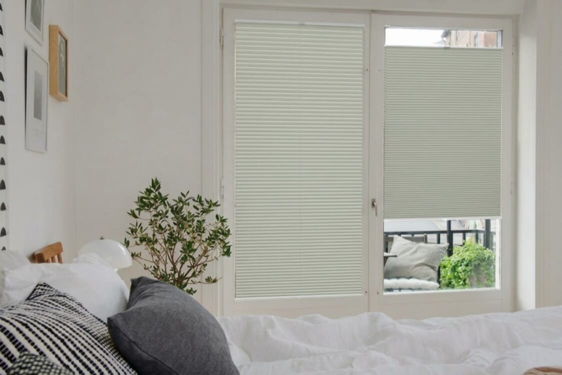 Plissee Wabe Rimano Blackout 4404 Schlafzimmer