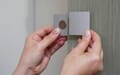 Magnetgriff aus Aluminium für Schiebegardinen Foto