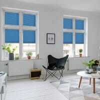 Verdunklungsplissee Wohnzimmer für optimalen Blendschutz