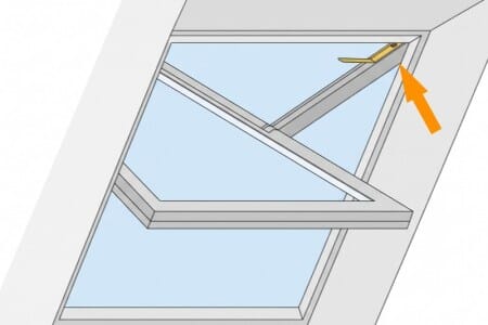 Typenschild eines Roto-Dachfensters