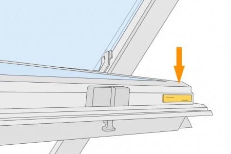 Typenschild eines Velux-Dachfensters