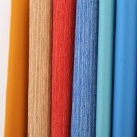 Vorhangstoffe in verschiedenen
Farben und Transparenzgraden